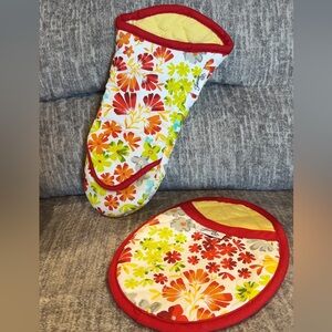 Fiesta Oven Mitt and Pot Holder Set Summer Floral